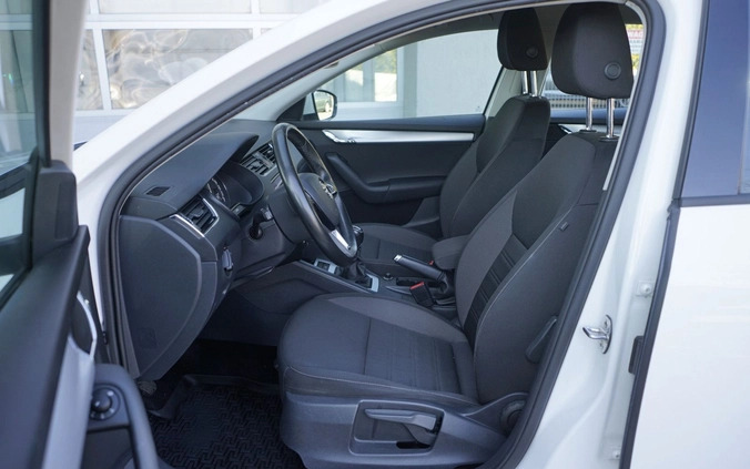 Skoda Octavia cena 49900 przebieg: 158600, rok produkcji 2017 z Łódź małe 497